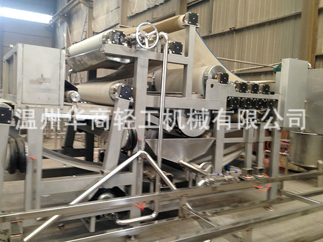 帶式破碎榨汁一體機(jī)照片